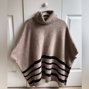 TAHARI beige and black sweater poncho 70% wool 30% yak hair Sz SMALL